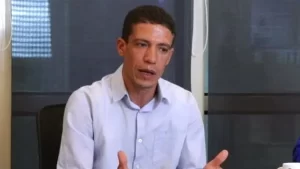 عامل النظافة